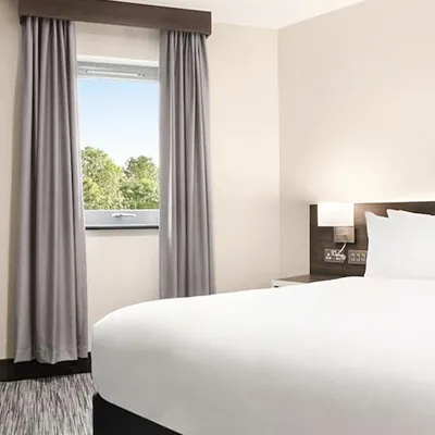 RAMADA BY WYNDHAM COBHAM Bedroom