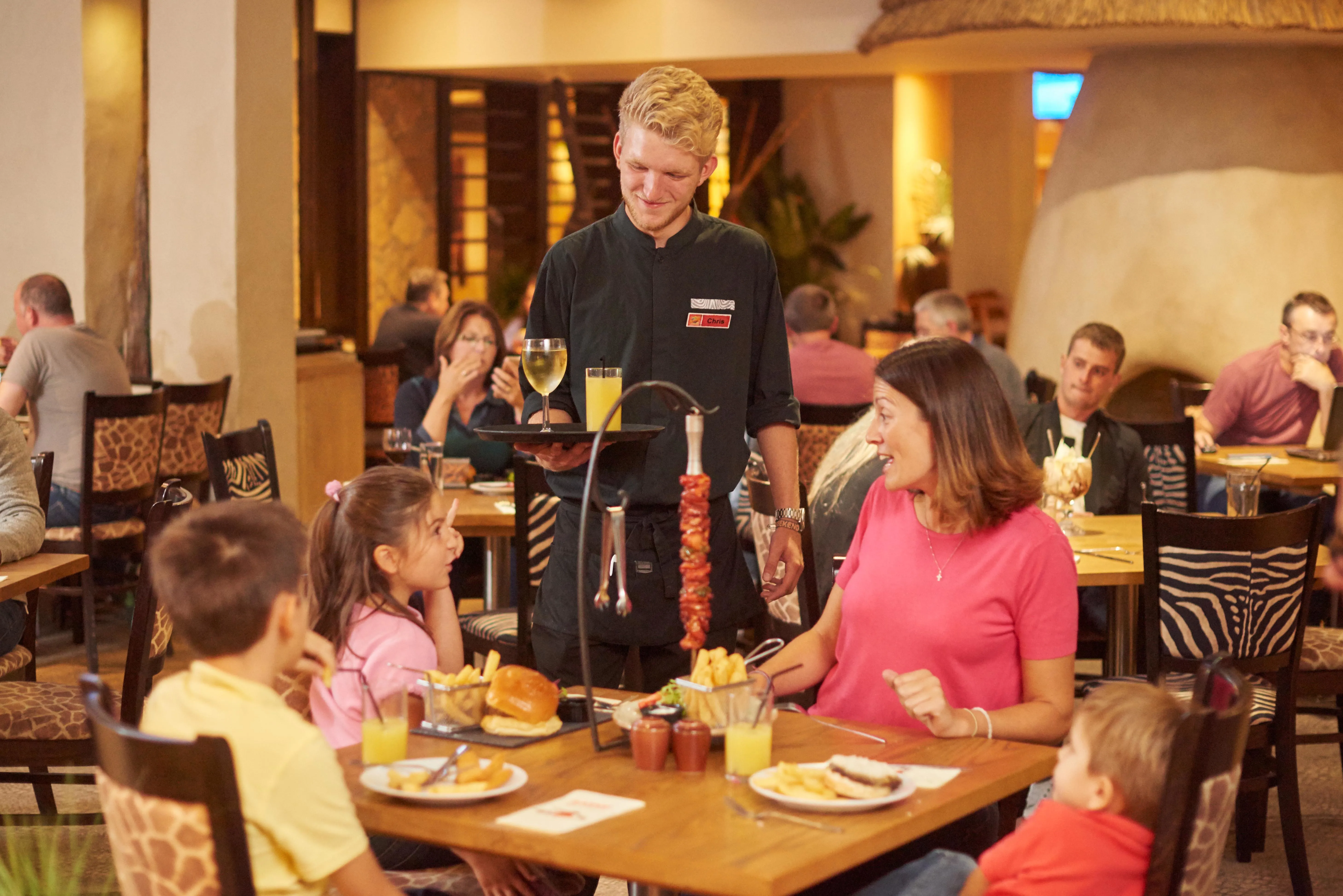 The Zafari Bar And Grill In The Chessington Safari Hotel LR