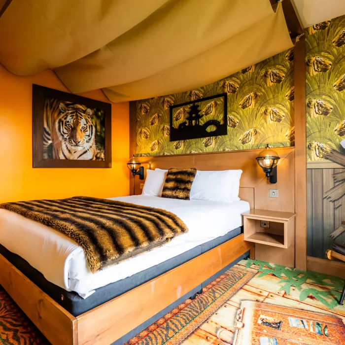 Tiger Room Tiger Room in the Azteca & Safari Hotel in Chessington