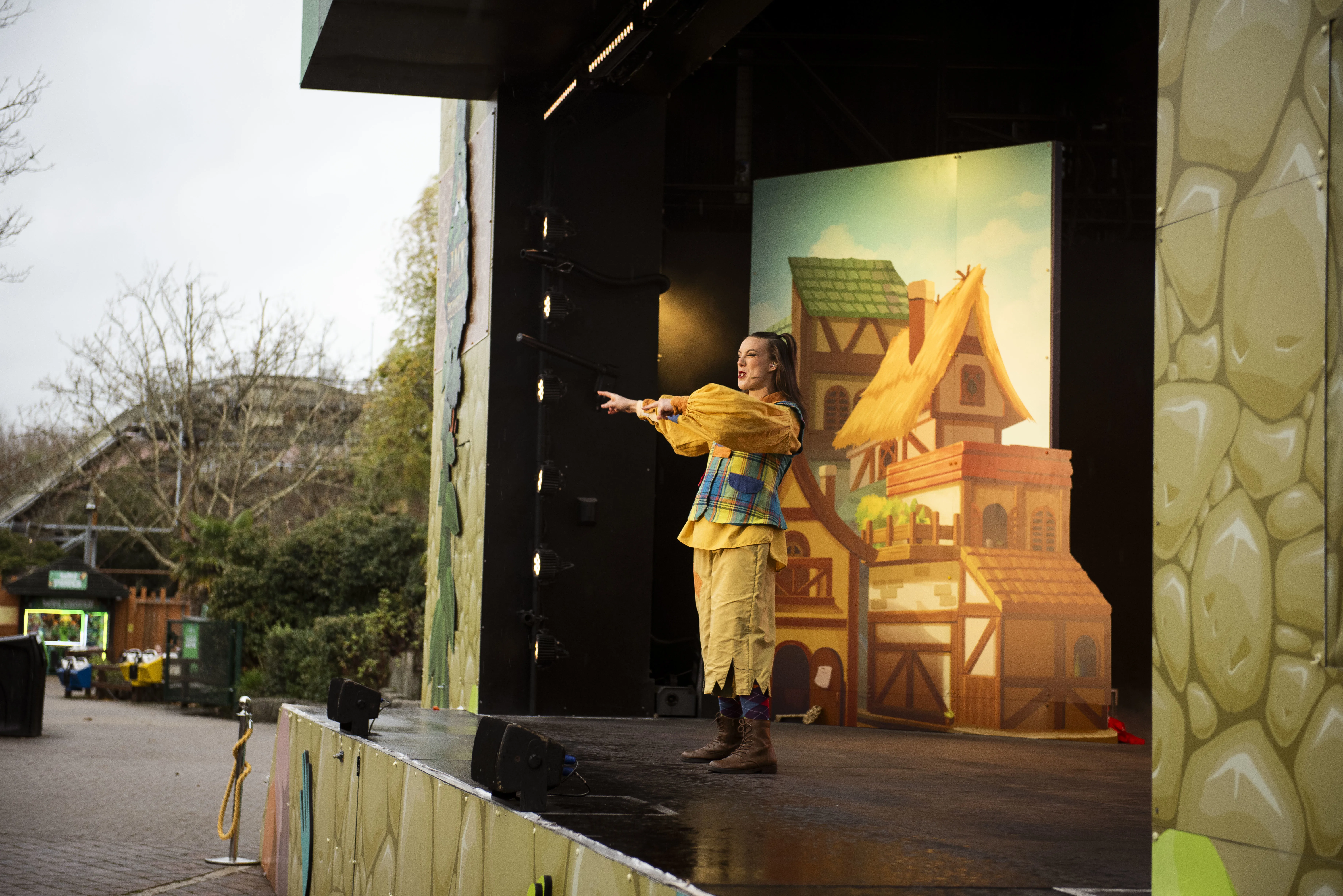 CWOA Christmas At Chessington Panto (2)