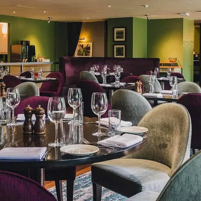 HILTON COBHAM Restaurant 1 New
